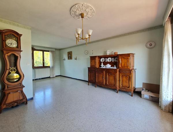 Maison familiale avec potentiel - Proche commerces et centre hospitalier