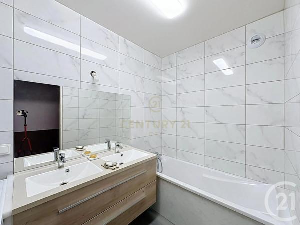Appartement Duplex à vendre  4 pièces - 97,44 m 2   NOISY LE GRAND  - 93