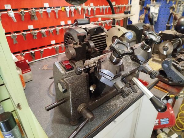 Chaussure - Cuir - Cordonnerie à NICE (06000)