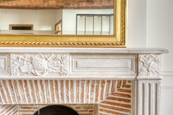 Appartement
         5 pièces
        - 105 m² 2 600 000 € *
