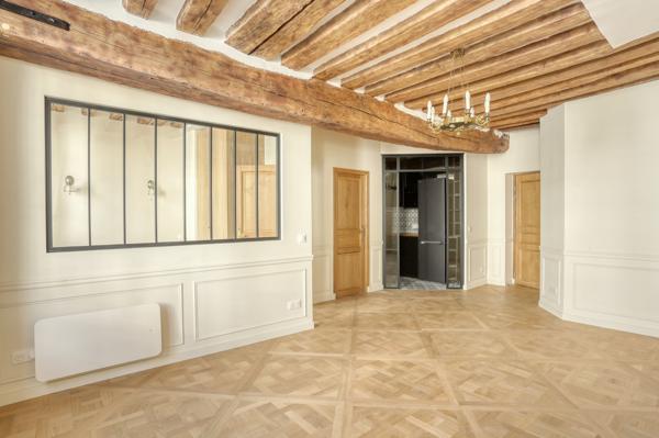 Appartement
         5 pièces
        - 105 m² 2 600 000 € *