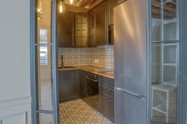 Appartement
         5 pièces
        - 105 m² 2 600 000 € *