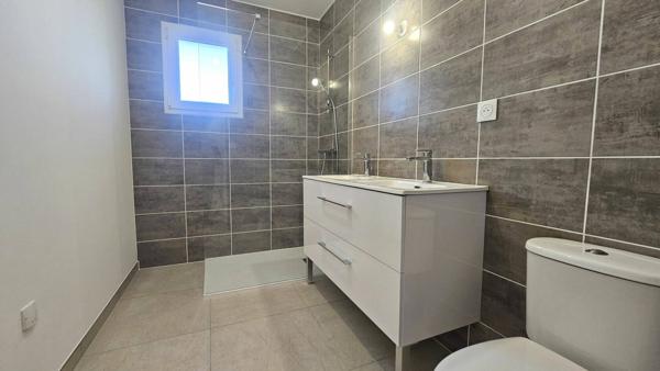 Maison - Location - Montferrat - 3 chambres - jardin- garage