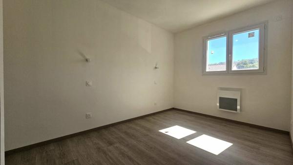 Maison - Location - Montferrat - 3 chambres - jardin- garage
