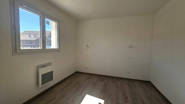 Maison - Location - Montferrat - 3 chambres - jardin- garage
