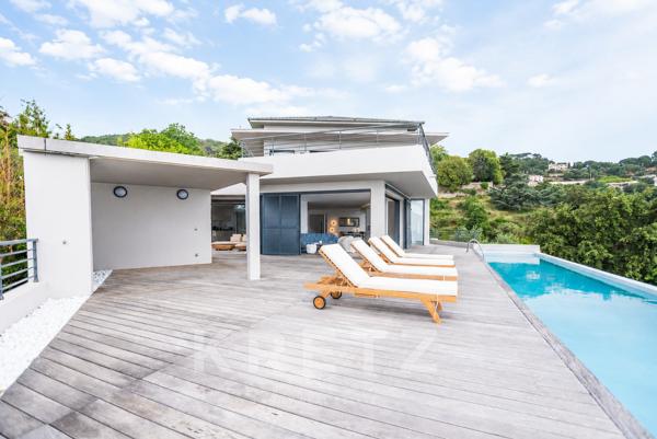 Villa d'Architecte d'Exception - Vue mer sur les Hauteurs de Bastia