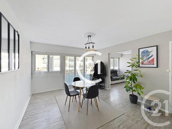 Appartement T3 à vendre  4 pièces - 73 m 2   COGNAC  - 16