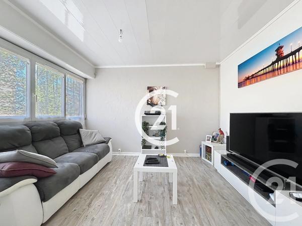 Appartement T3 à vendre  4 pièces - 73 m 2   COGNAC  - 16