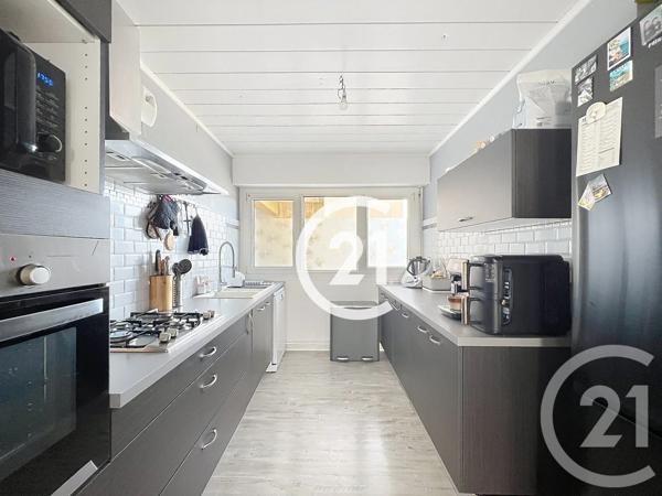 Appartement T3 à vendre  4 pièces - 73 m 2   COGNAC  - 16