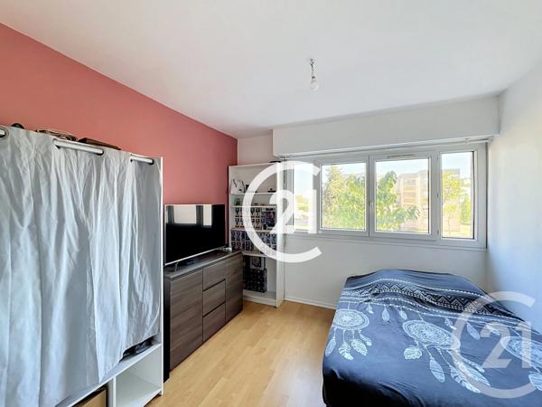 Appartement T3 à vendre  4 pièces - 73 m 2   COGNAC  - 16