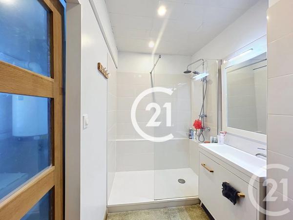 Appartement T3 à vendre  4 pièces - 73 m 2   COGNAC  - 16