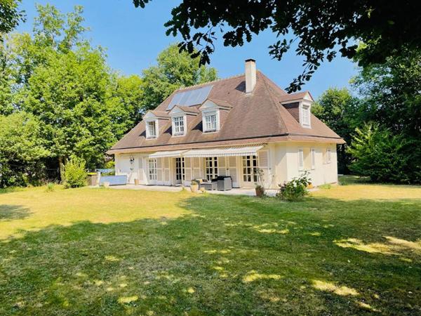 Maison Vernouillet 5 chambres 190 m2, 2000m2 terrain, piscine dans secteur recherché