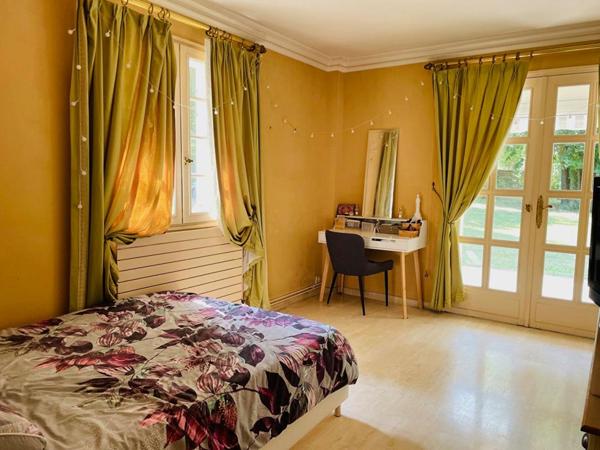 Maison Vernouillet 5 chambres 190 m2, 2000m2 terrain, piscine dans secteur recherché