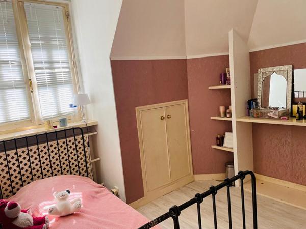 Maison Vernouillet 5 chambres 190 m2, 2000m2 terrain, piscine dans secteur recherché