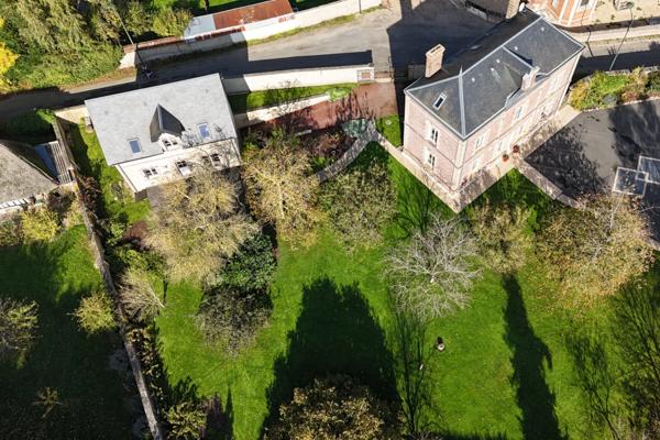 Magnifique propriété comprenant une Maison de maître et une maison d’amis sur 288 m2 en plein coeur de la Normandie et à 50 minutes des plages !