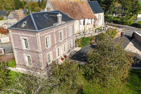Magnifique propriété comprenant une Maison de maître et une maison d’amis sur 288 m2 en plein coeur de la Normandie et à 50 minutes des plages !