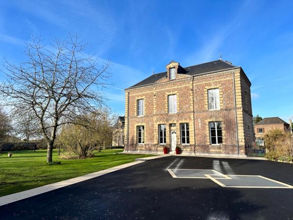 Magnifique propriété comprenant une Maison de maître et une maison d’amis sur 288 m2 en plein coeur de la Normandie et à 50 minutes des plages !