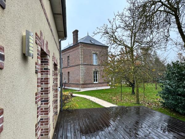 Magnifique propriété comprenant une Maison de maître et une maison d’amis sur 288 m2 en plein coeur de la Normandie et à 50 minutes des plages !