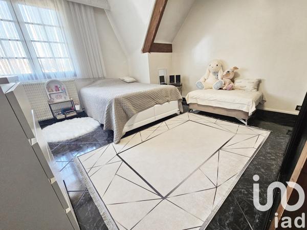 Maison 6 pièces de 144 m² à Le Blanc-Mesnil (93150)