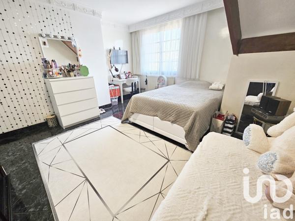 Maison 6 pièces de 144 m² à Le Blanc-Mesnil (93150)