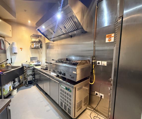 Fonds De Commerce
        
        - 50 m² 42 000 € *