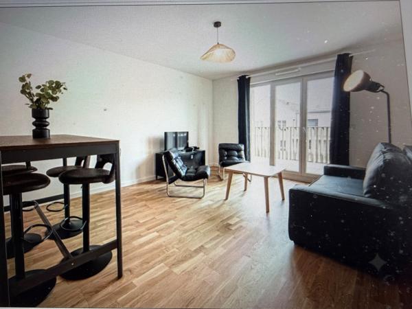 Appartement
         3 pièces
        - 60 m² 369 800 € *