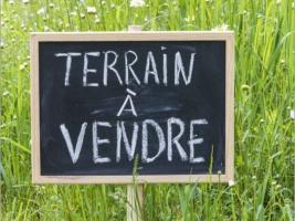 Terrain constructible de 909 m² à Civry-la-Forêt