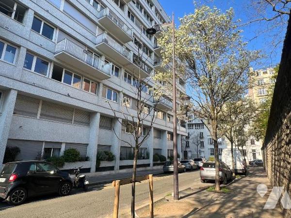 Appartement T2 - Vente - Paris 16e arrondissement

À vendre, appartement 5ième étage ascenseu...