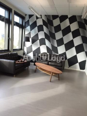 Bureaux à vendre ou à louer à Roubaix capacité 400 personnes RT 2012