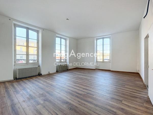 Immeuble à DOL-DE-BRETAGNE, 35120 - 200m²