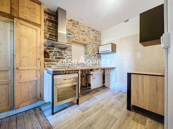 Immeuble à DOL-DE-BRETAGNE, 35120 - 200m²