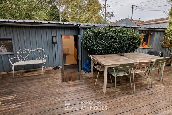 Maison style échoppe avec extérieur, dépendance et garage