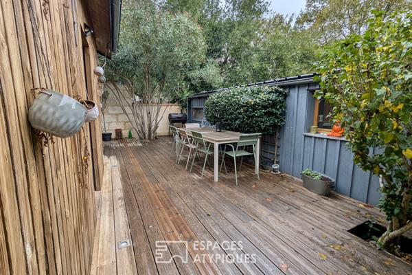 Maison style échoppe avec extérieur, dépendance et garage