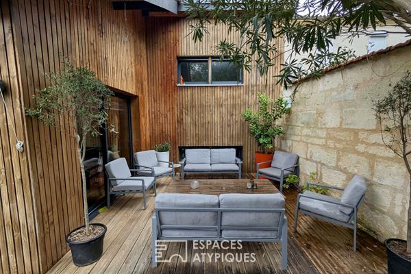 Maison style échoppe avec extérieur, dépendance et garage