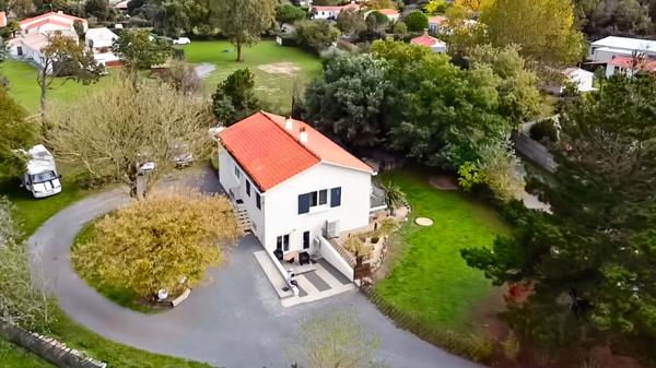 Maison 5 pièce(s) de 133m² sur un terrain de 1 601m²