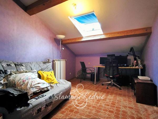 EN EXCLUSIVITE - MAISON DE VILLAGE EN R+2 52 m2 - 2 CHAMBRES - 1 BUREAU