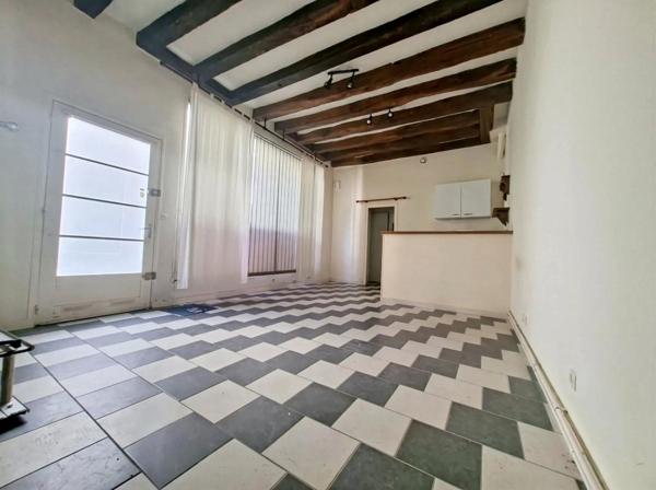 EXCLUSIVITE - A VENDRE  37000 TOURS CENTRE - Place Plumereau -  - 32m2 - Studio / Local