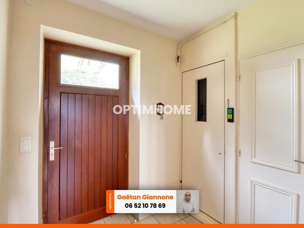 A vendre Maison en pierre , 70 m², 3 chambres, à Neuvic (19), 900 m² de jardin