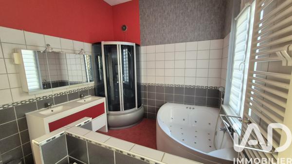 Maison à vendre 8 pièces 198 m² Saint-Amand-les-Eaux