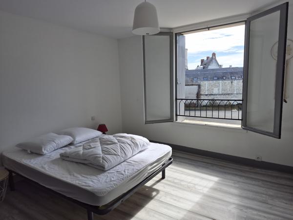 Colocation triplex T5 à louer – Terrasse et vue sur la Vienne