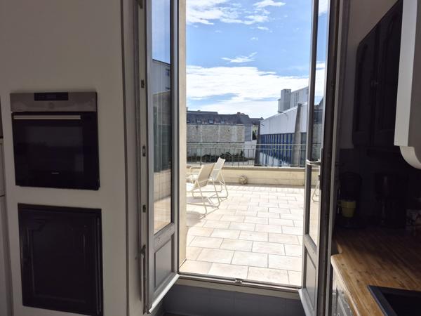 Colocation triplex T5 à louer – Terrasse et vue sur la Vienne