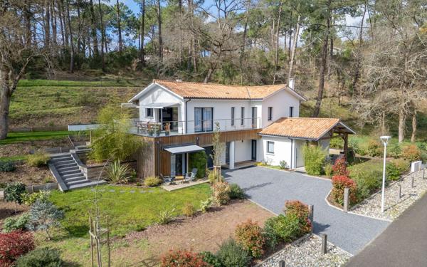 Maison à vendre    7 pièces •  Biscarrosse