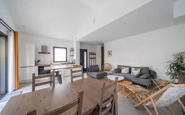 Maison à vendre    7 pièces •  Biscarrosse