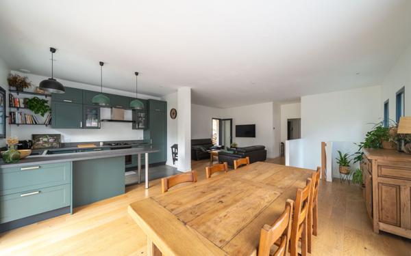 Maison à vendre    7 pièces •  Biscarrosse