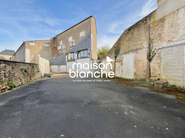 PARTHENAY PROCHE GARE LOCAL DE 177 m²