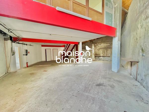 PARTHENAY PROCHE GARE LOCAL DE 177 m²