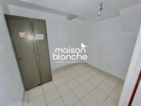 PARTHENAY PROCHE GARE LOCAL DE 177 m²
