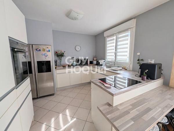 Maison Chateau Gontier Sur Mayenne 6 pièce(s) 102 m2