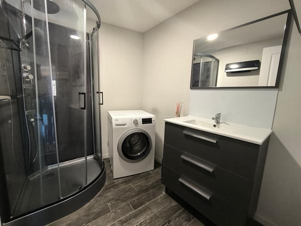 NARBONNE, Appartement T1 bis meublé à louer au 3ème et dernier étage