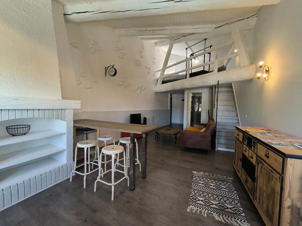 NARBONNE, Appartement T1 bis meublé à louer au 3ème et dernier étage